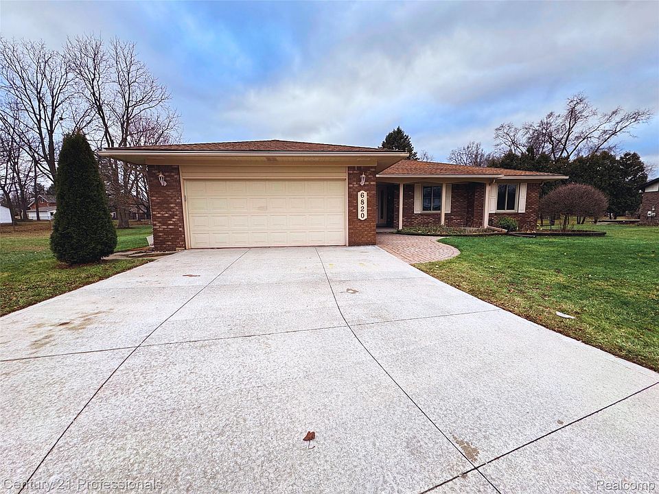 1st image of 6820 Emerald Shores Dr
