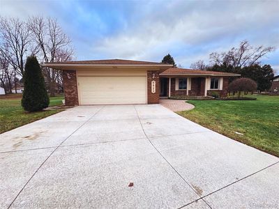 6820 Emerald Shores Dr, Troy, MI, 48085