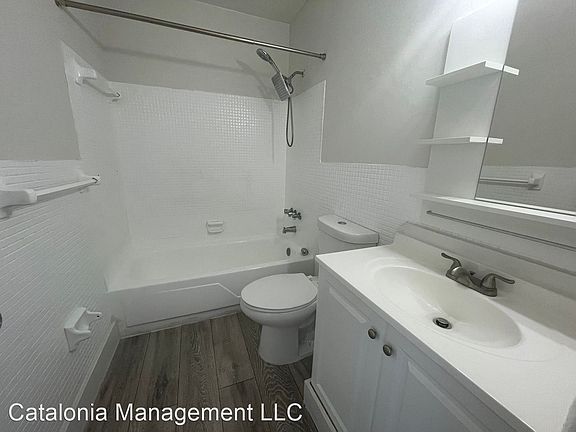 5th image of 1051 East Dr #163