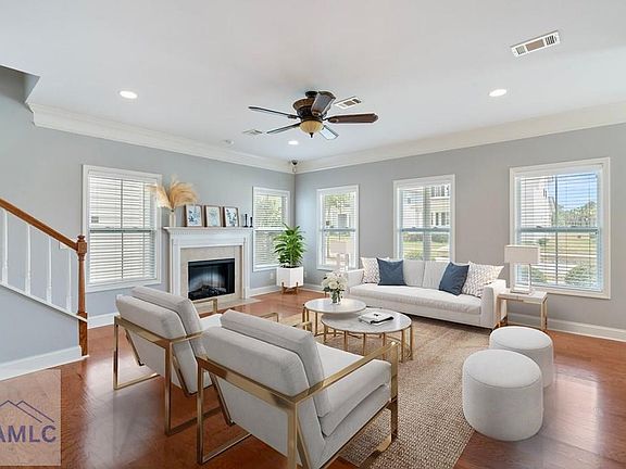 4th image of 26 Crabapple Cir