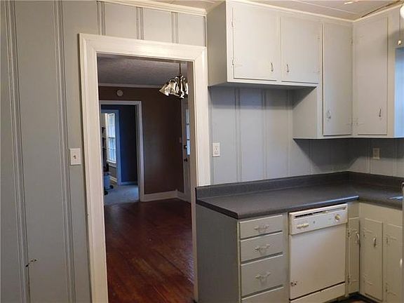5th image of 1318 Lona Rester Pl