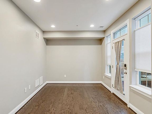 4th image of 100 Neal Farm Dr #A