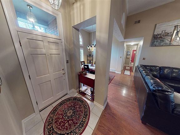 4th image of 8657 Meadow Green Dr