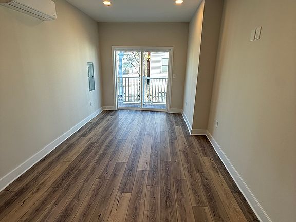 5th image of 2035 S Norwood St #1