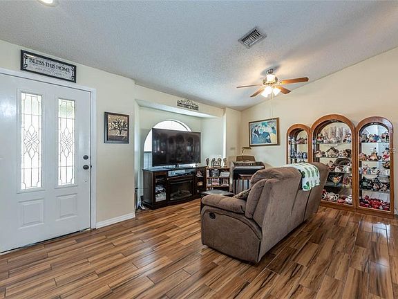 3rd image of 11202 Longbrooke Dr