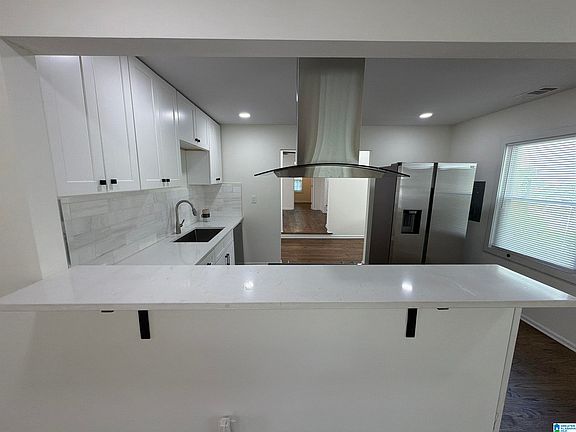 4th image of 4605 Hillman Dr