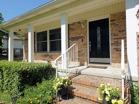 5th image of 2403 Roberts Dr