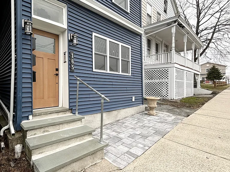 165 W Main St #1 — Photo 12