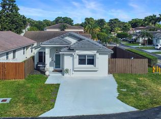 Brightons Meadow Trace, Miami, FL 33196