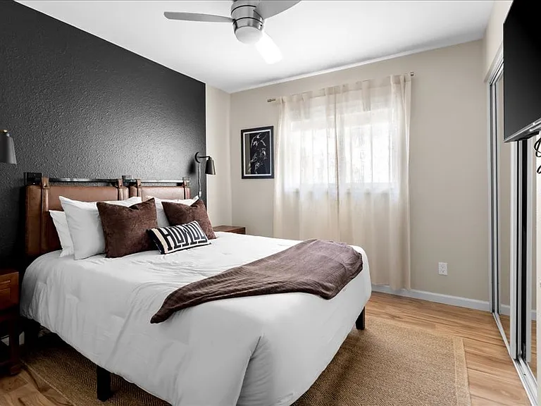 7520 S Forest Ave — Photo 33