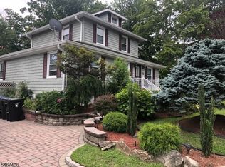 96 Compton St, Belford, NJ 07718