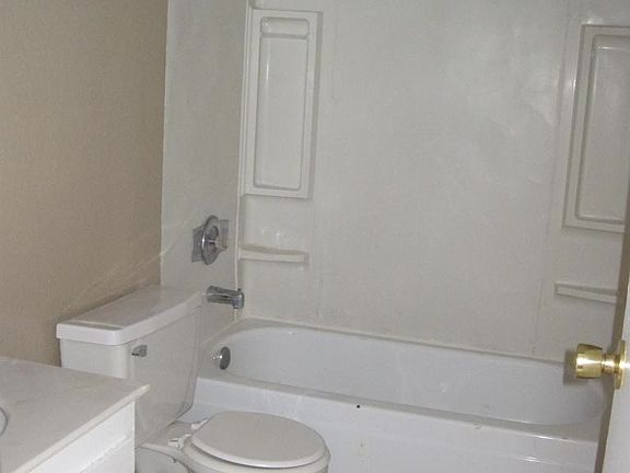 5th image of 6140 Camino De Rosa Dr APT B