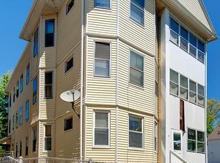 16 Blossom St, Worcester, MA 01609