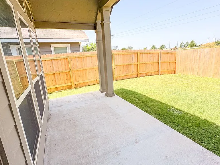 1218 Amber Dawn Dr — Photo 24
