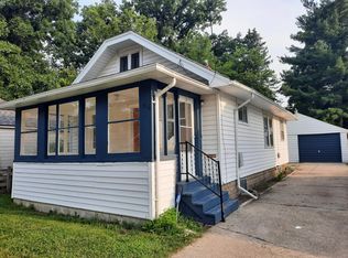 912 Lenore Ave, Lansing, MI 48910