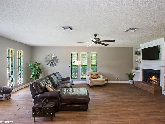 5th image of 1010 Winchester Ln