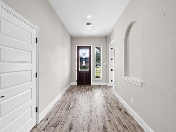 4th image of 9707 Highland Pointe Dr