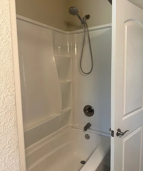 320 S Riverside Dr — Photo 19