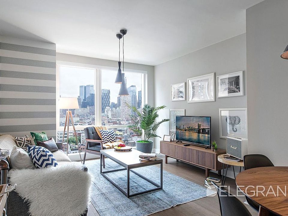 1st image of 450 W 42nd St APT 16N