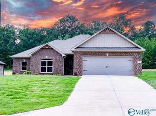 95 Hawthorn Way, Trinity, AL 35673
