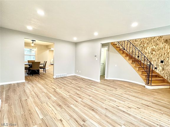 4th image of 5863 Bear Creek Dr