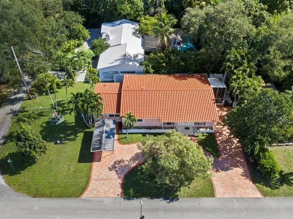 700 NE 118th St, Biscayne Park, FL 33161