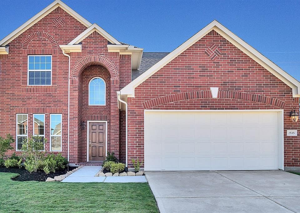 1st image of 2535 Pines Pointe Dr