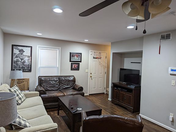 5th image of 924 Wallace Wade Ave #924
