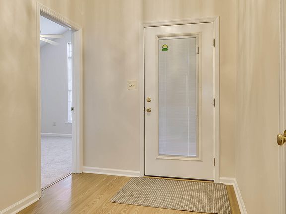 5th image of 1138 Carriage Dr