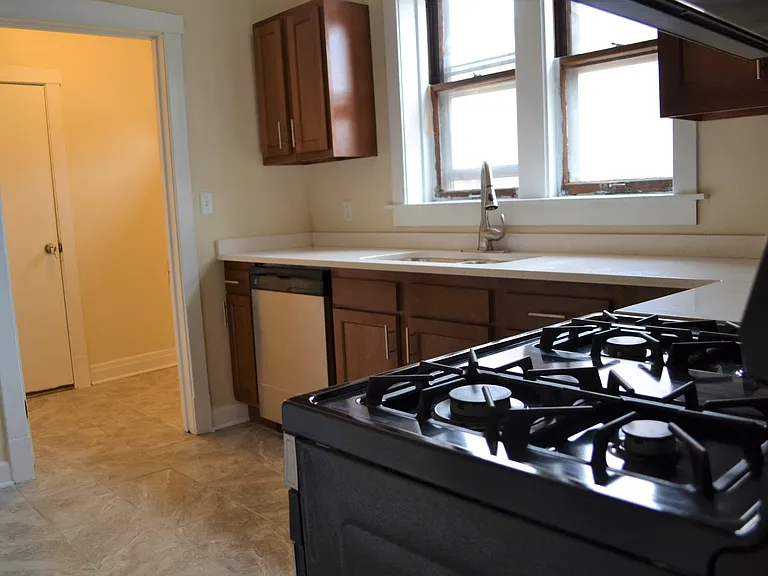 3759 S Union Ave — Photo 6