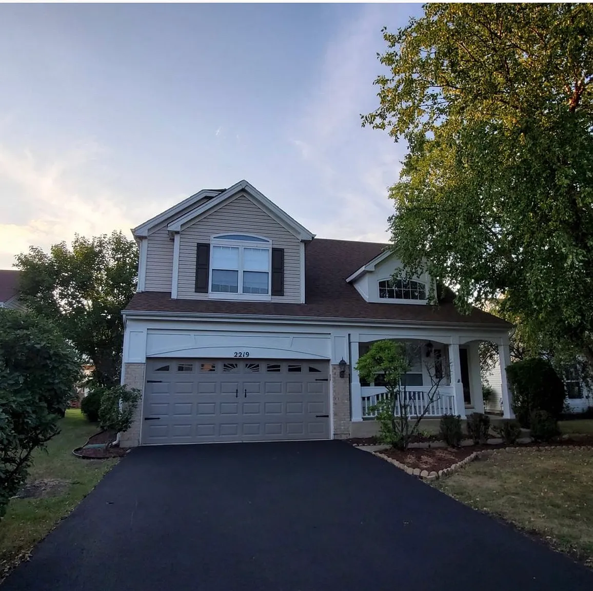 2219 Periwinkle Ln photo 1