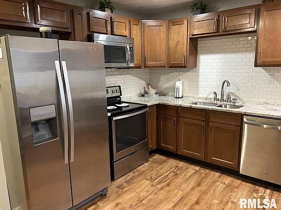 4th image of 811 Dogwood Ln