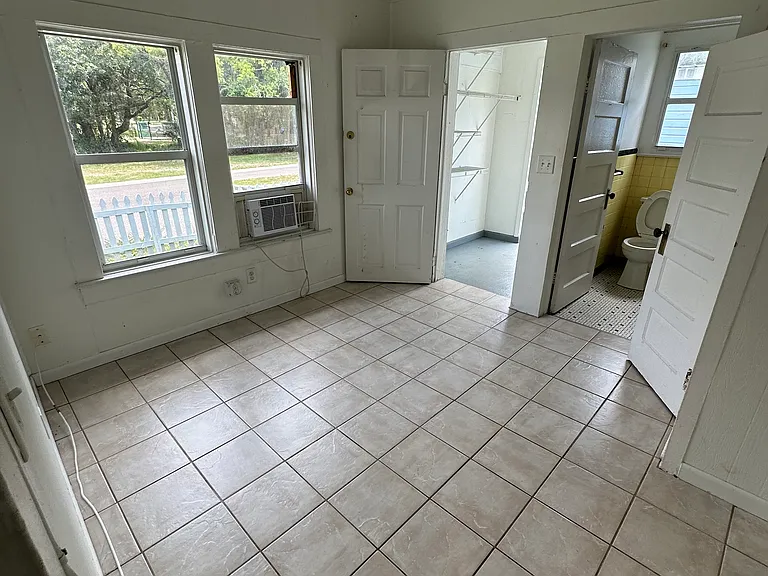 941 Lakeview Rd — Photo 11