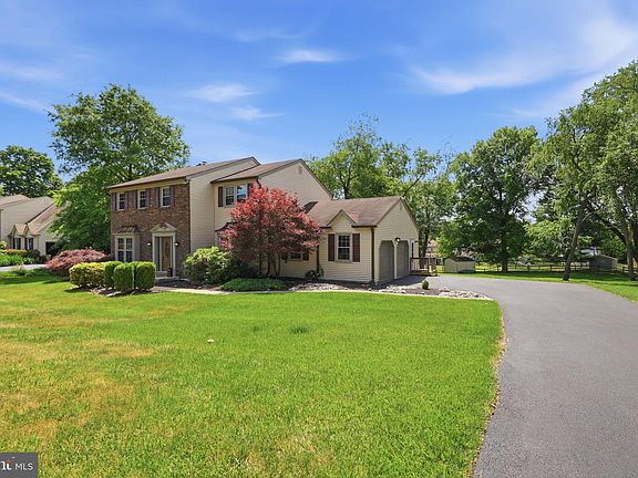 2nd image of 4185 Shoemaker Rd