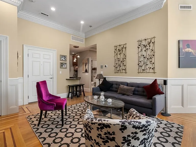 322 Beacon St #3 — Photo 6