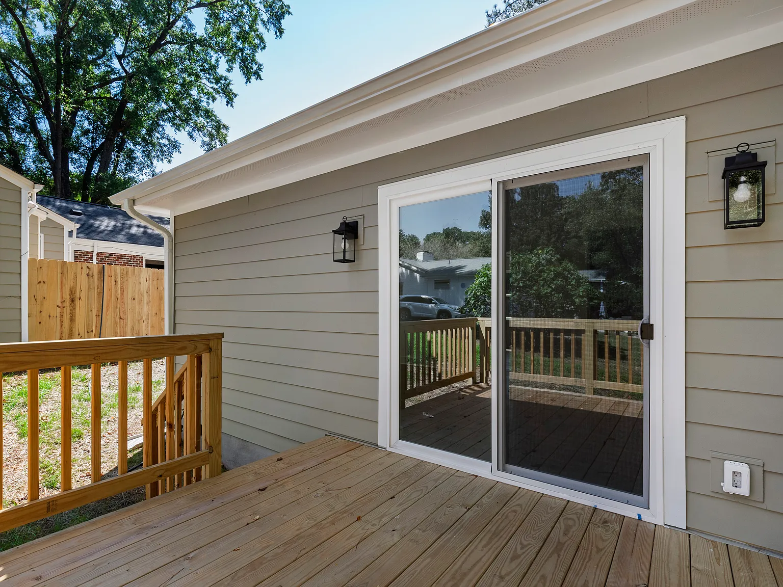 2 bed, 800 sqft, $2,300 — Photo 3