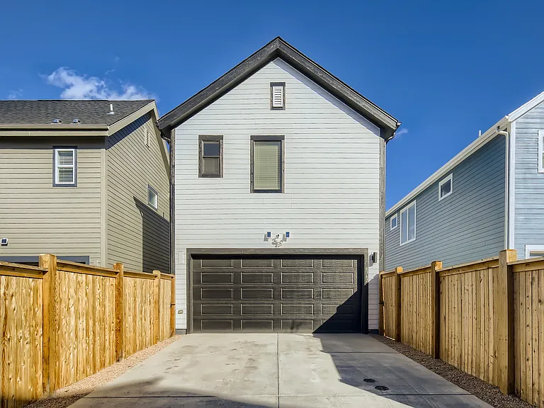 6367 N Emporia Ct — Photo 23