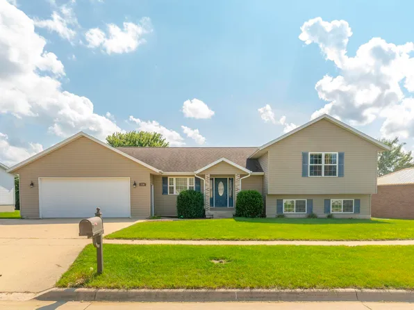 710 Sal Ave, Dunkerton, IA 50626