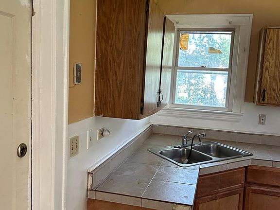 4th image of 1735 Hillview Rd #1