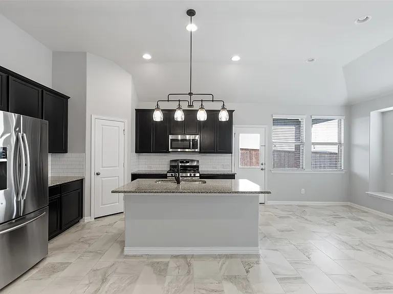 912 Slate Ln — Photo 18