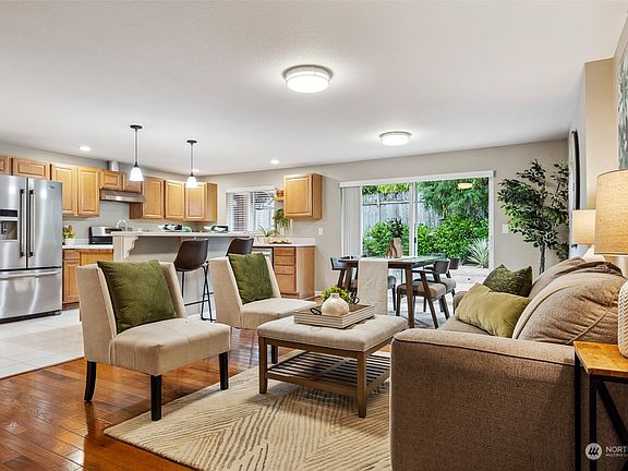 4th image of 2706 Castlewood Court SE