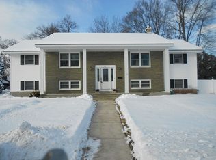 61 Crestwood Dr, Schenectady, NY 12306