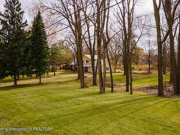 3rd image of 1250 E Twinbrook Dr
