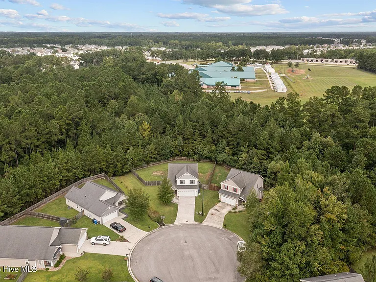 1004 Summerfield Ct — Photo 25