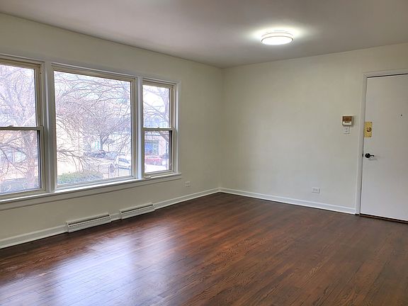 3rd image of 2900 W Foster Ave #2N