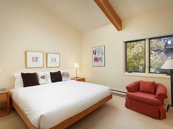 5th image of 35 Upper Woodbridge Rd #27E