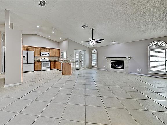 4th image of 3101 Featherwood Ct