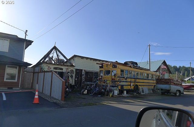1st image of 785 Broadway Ave