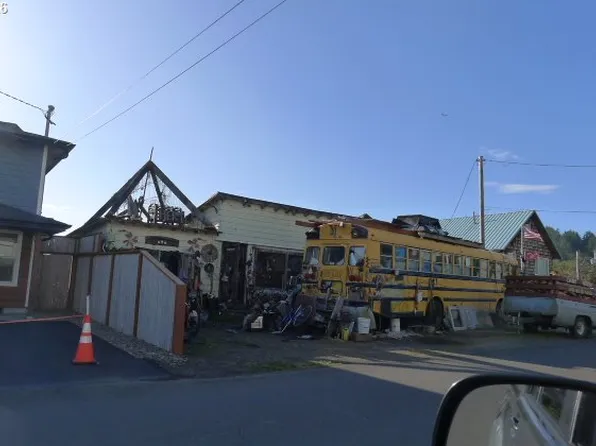 785 Broadway Ave, Winchester Bay, OR 97467