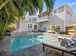 425 20th Ave NE, Saint Petersburg, FL 33704